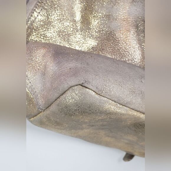 Hobo Blaze Convertible Bucket Bag Backpack in Gold Metallic Leather - Picture 8 of 16